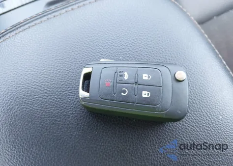 2018 Chevrolet Impala 1Lt from USA, damaged, VIN 1G1105S32JU142880